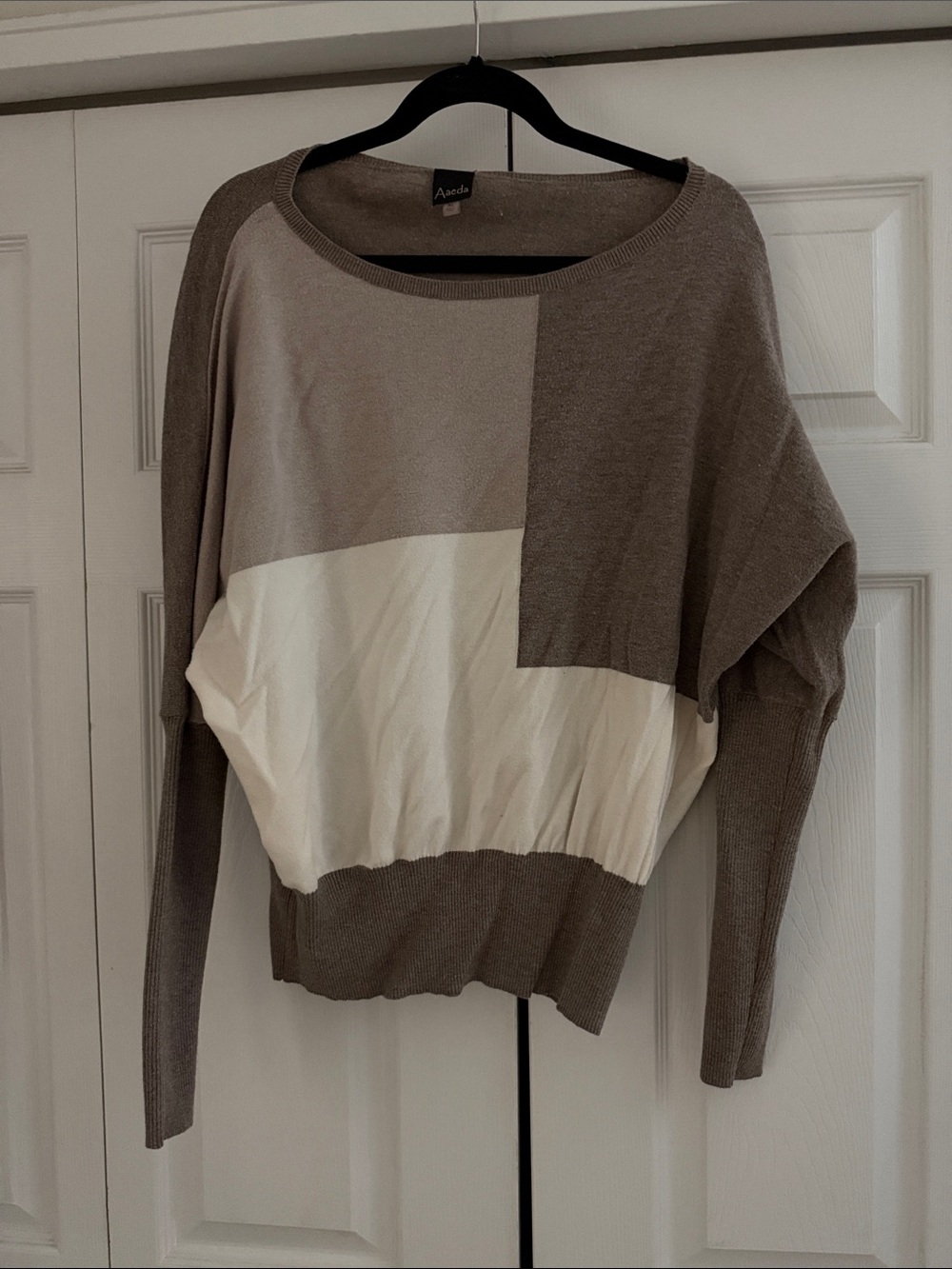 Avenue Taupe and White Scoop Neck Colorblock Sweater